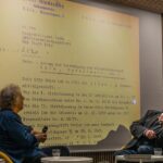 an der Beamerwand ein Antrag von Niedeckens Vater, ein Milchgeschäft eröffnen zu dürfen. Aus dem Archiv