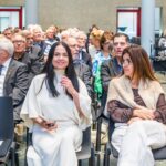 2 Kölner Bürgermeisterinnen in der ersten Reihe des Publikums Teresa De Bellis-Olinger und Maria Helmis-Arend